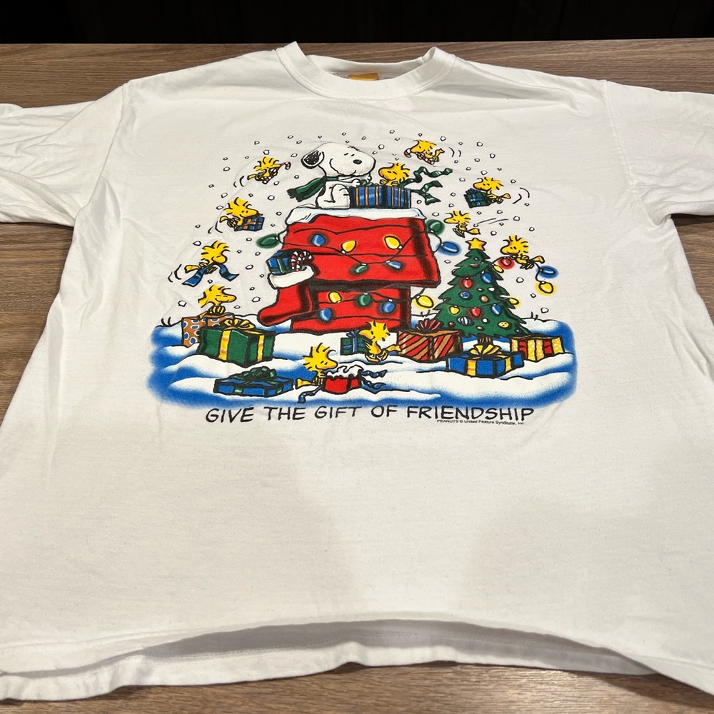 COPY - 2 vintage peanuts t-shirts